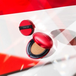 TIRTIR Mask Fit Red Cushion SPF40 PA++ długotrwały mini podkład do twarzy w kompakcie 17C Porcelain 4,5 g