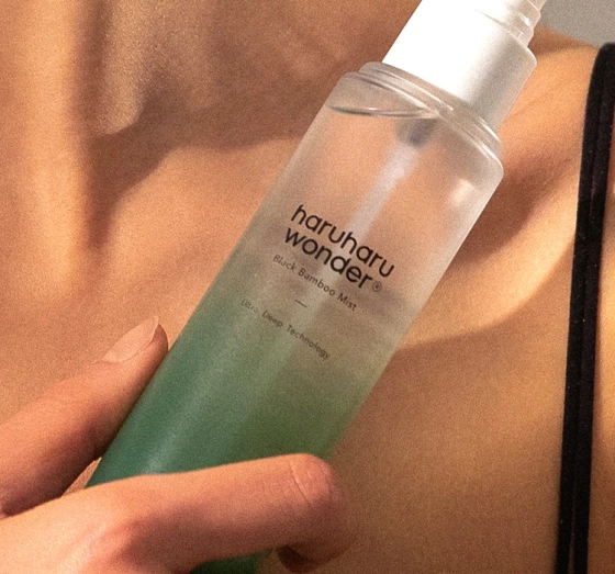 Haruharu Wonder Black Bamboo nawilżająca mgiełka do twarzy 150 ml