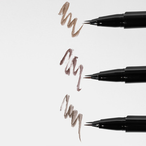 Inglot Multi-Use Brow & Eye Pen multifunkcyjny pisak do brwi i oczu 02 Dark Brown 0,5 ml